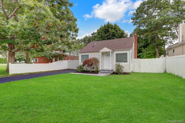 386 Tallwood Drive, Shirley, NY 11967