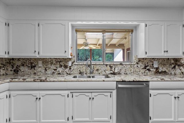 1432 Driftwood Way, Manteca, CA 95337