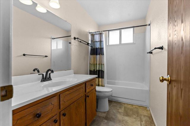 1432 Driftwood Way, Manteca, CA 95337