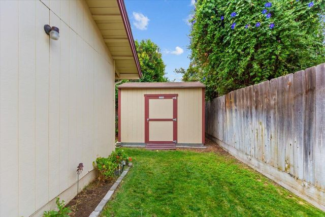 1432 Driftwood Way, Manteca, CA 95337