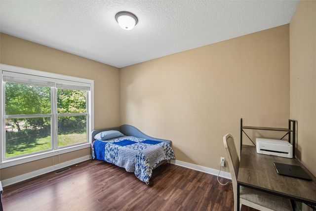 4512 NW 167th Street, Clive, IA 50325