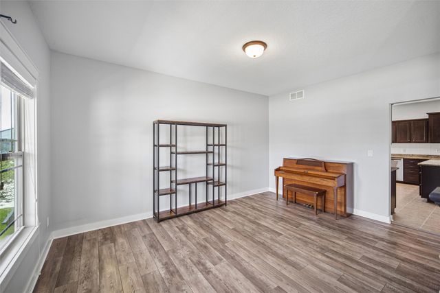 4512 NW 167th Street, Clive, IA 50325