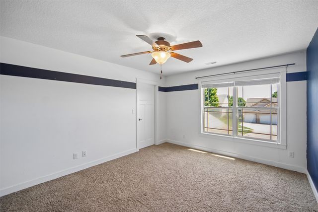 4512 NW 167th Street, Clive, IA 50325