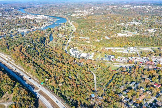 393 Walnut Street, Hollister, MO 65672