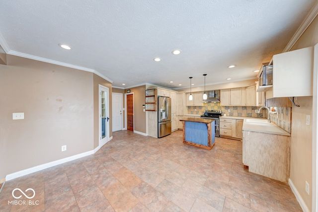 1125 Central Park Boulevard N, Greenwood, IN 46143