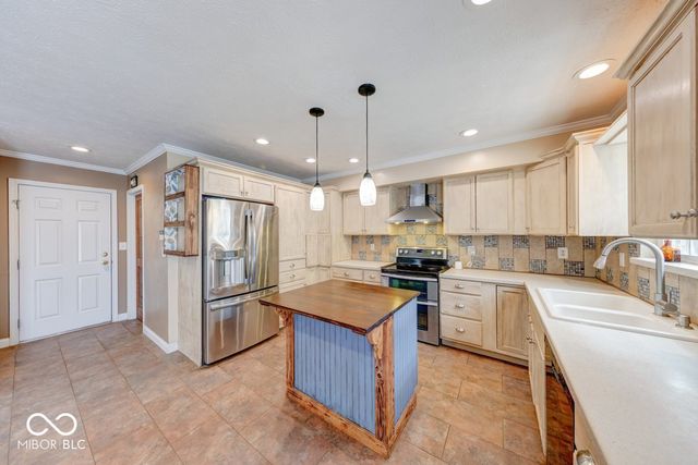 1125 Central Park Boulevard N, Greenwood, IN 46143