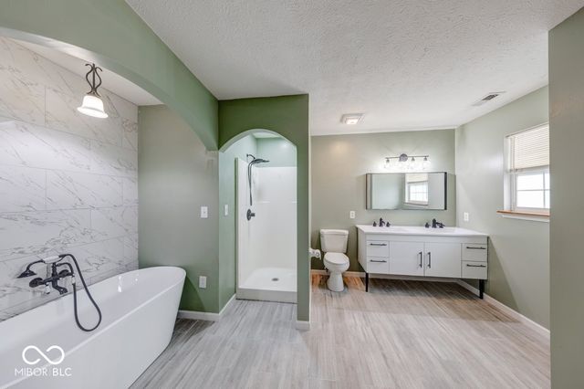 1125 Central Park Boulevard N, Greenwood, IN 46143