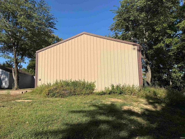 8100 Gardner Road, Chandler, IN 47610