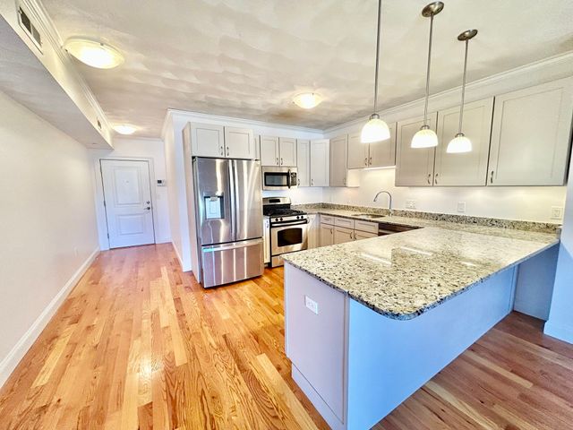 185 Essex Street 4D, Melrose, MA 02176