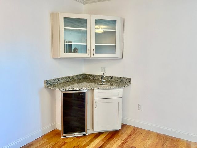 185 Essex Street 4D, Melrose, MA 02176
