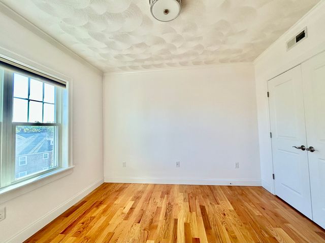 185 Essex Street 4D, Melrose, MA 02176