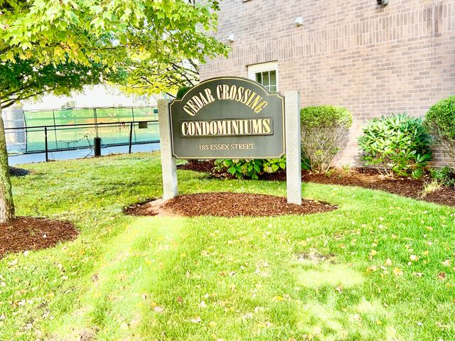 185 Essex Street 4D, Melrose, MA 02176