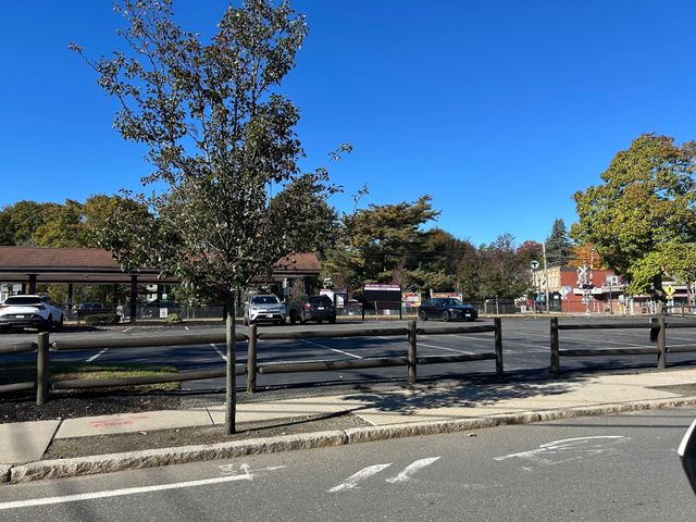 185 Essex Street 4D, Melrose, MA 02176