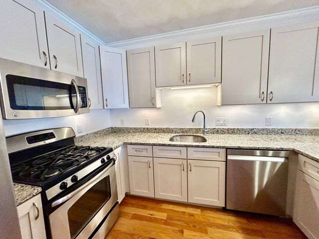 185 Essex Street 4D, Melrose, MA 02176