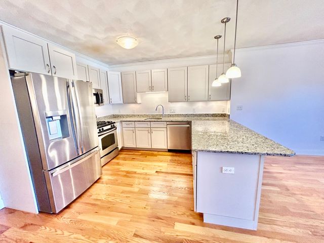 185 Essex Street 4D, Melrose, MA 02176