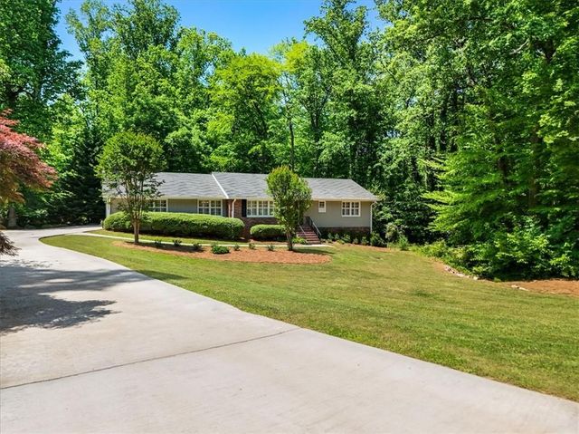 2266 Winding Woods Drive, Tucker, GA 30084