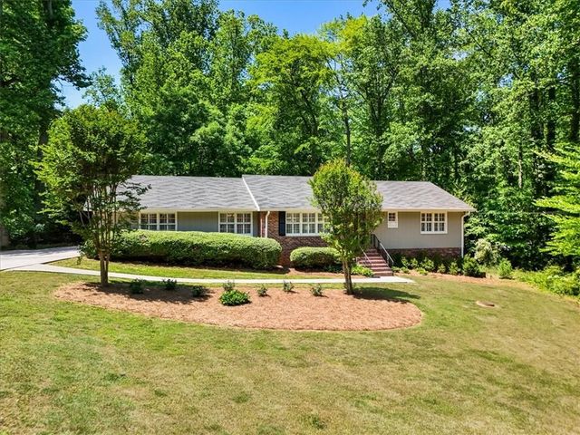 2266 Winding Woods Drive, Tucker, GA 30084