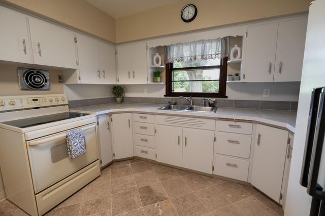 4241 136th Avenue, Holland, MI 49424