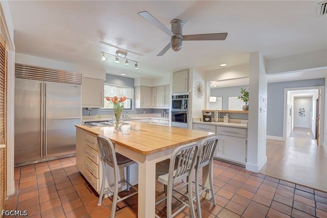 1215 Caloosa DR, Fort Myers, FL 33901
