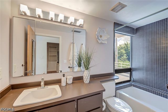 1215 Caloosa DR, Fort Myers, FL 33901