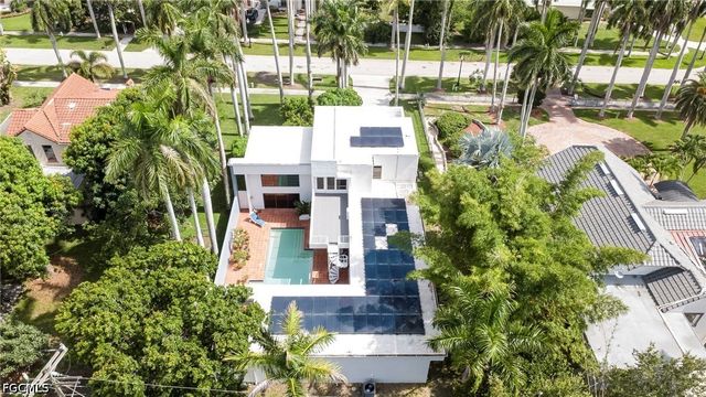 1215 Caloosa DR, Fort Myers, FL 33901