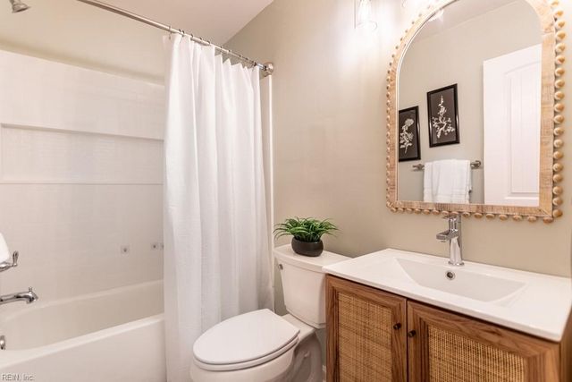 13025 Green Grove LN, Newport News, VA 23608