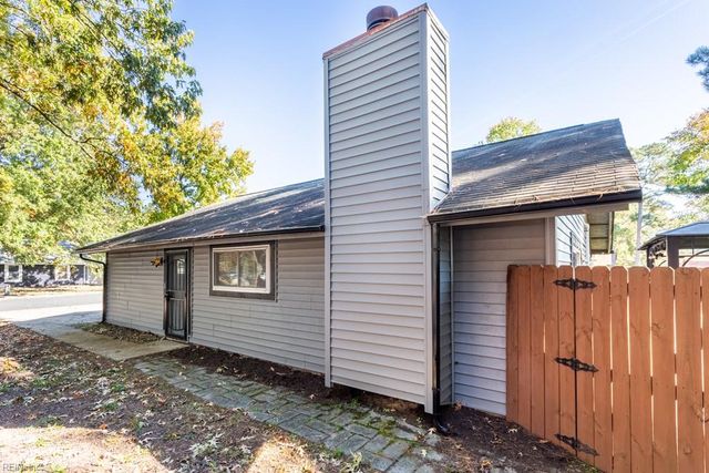 13025 Green Grove LN, Newport News, VA 23608