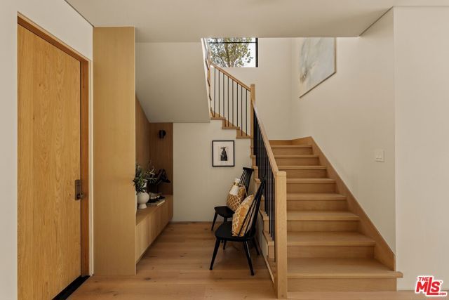 5034 Varna Avenue, Los Angeles, CA 91423