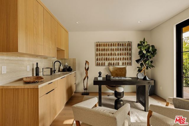 5034 Varna Avenue, Los Angeles, CA 91423