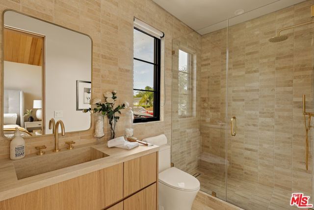 5034 Varna Avenue, Los Angeles, CA 91423