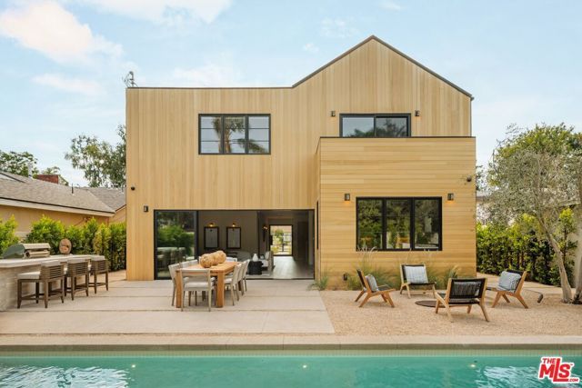 5034 Varna Avenue, Los Angeles, CA 91423