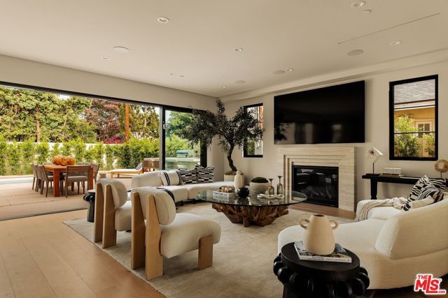 5034 Varna Avenue, Los Angeles, CA 91423