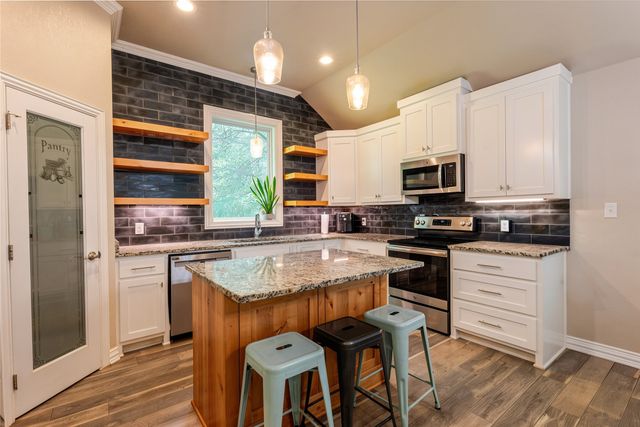 4016 Cherokee Court, Granbury, TX 76048