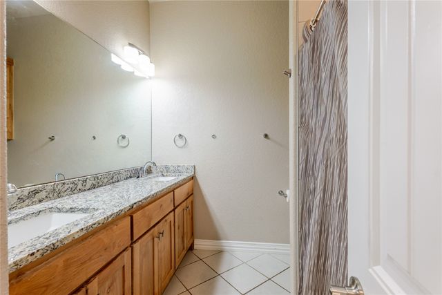 4016 Cherokee Court, Granbury, TX 76048