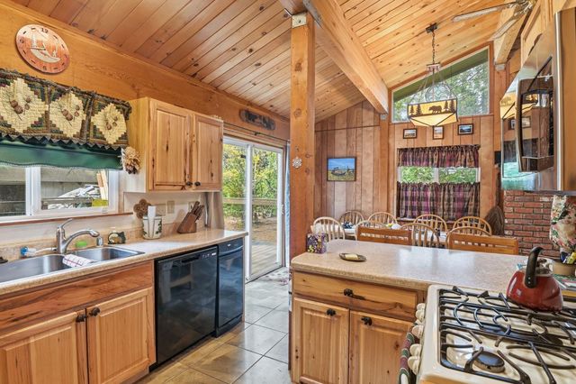 7112 10th Ave, Tahoma, CA 96142