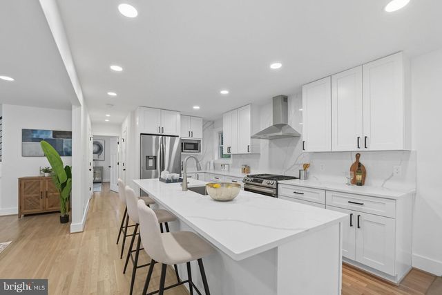 492 N LATHAM ST, Alexandria, VA 22304