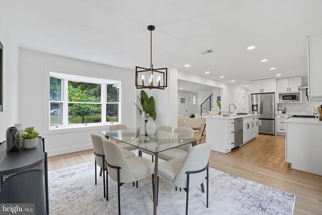 492 N LATHAM ST, Alexandria, VA 22304