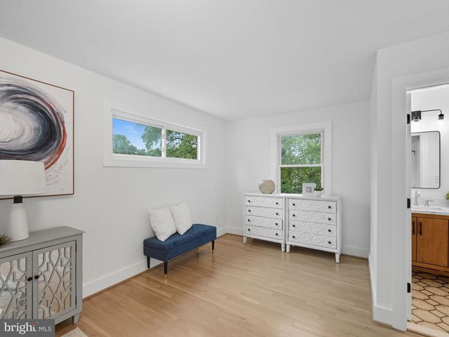 492 N LATHAM ST, Alexandria, VA 22304