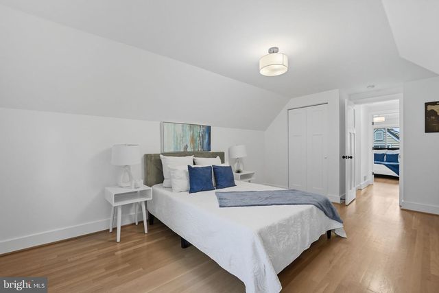 492 N LATHAM ST, Alexandria, VA 22304