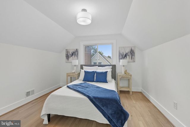 492 N LATHAM ST, Alexandria, VA 22304