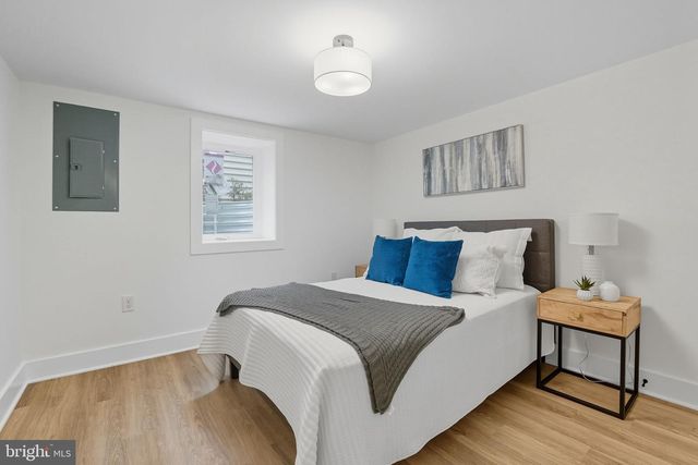 492 N LATHAM ST, Alexandria, VA 22304