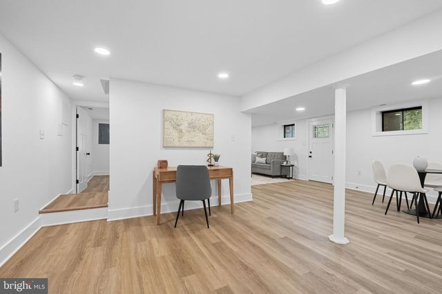 492 N LATHAM ST, Alexandria, VA 22304