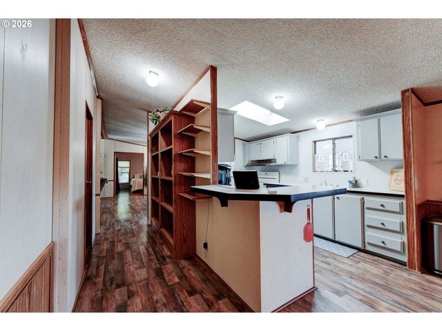 8434 Se HERITAGE Ct, Clackamas, OR 97015