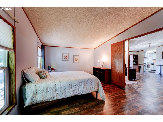 8434 Se HERITAGE Ct, Clackamas, OR 97015