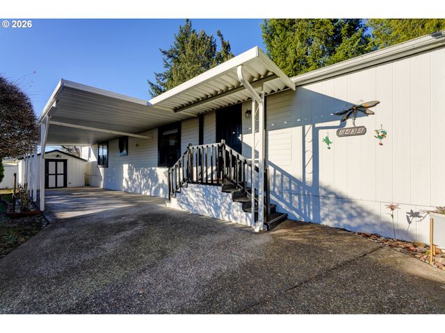 8434 Se HERITAGE Ct, Clackamas, OR 97015