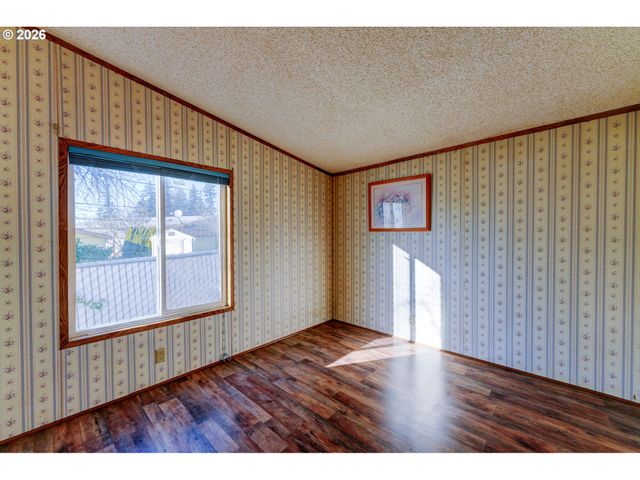 8434 Se HERITAGE Ct, Clackamas, OR 97015