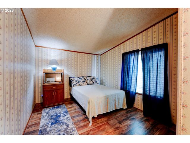 8434 Se HERITAGE Ct, Clackamas, OR 97015