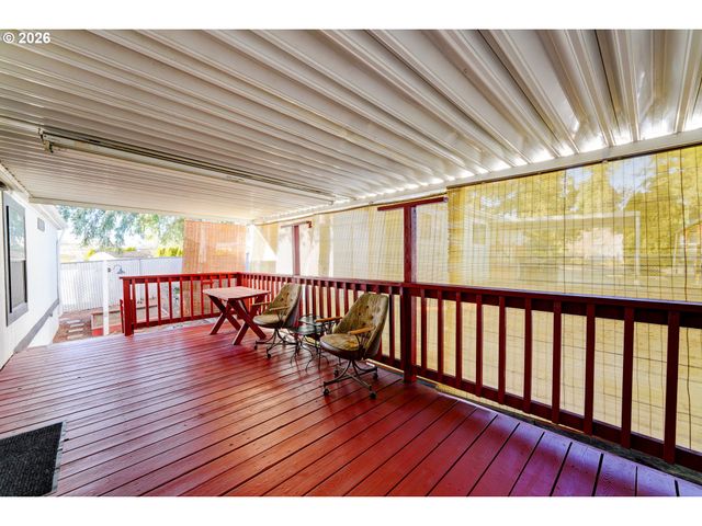 8434 Se HERITAGE Ct, Clackamas, OR 97015