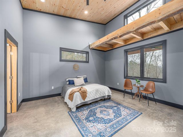 55 Dean Riddle Drive, Waynesville, NC 28785