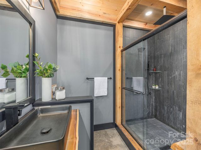 55 Dean Riddle Drive, Waynesville, NC 28785